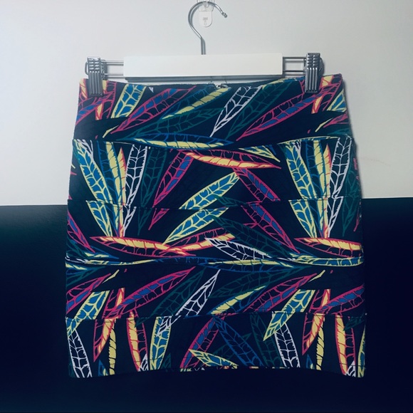 2! Two piece crop top & skirt outfits! - Picture 4 of 8